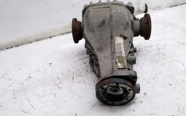2011 Audi A5 8T 8F Bakre differential 0AR525083B image 4