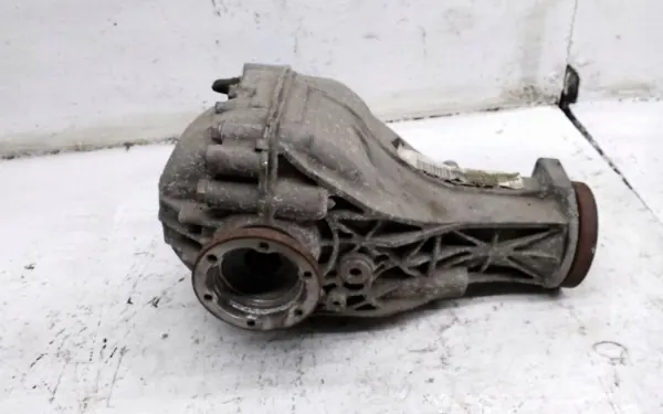 2011 Audi A5 8T 8F Bakre differential 0AR525083B image 5