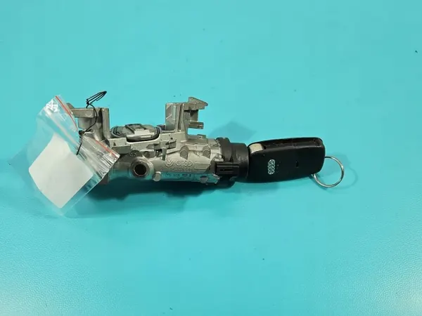 Inserción de llave Audi A3 8P OEM 1K0905851B image 3