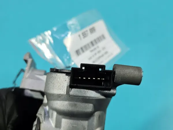 Inserción de llave Audi A3 8P OEM 1K0905851B image 7