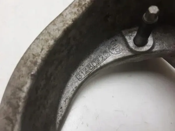 Soporte de cojinete de eje OEM 31480220 - Usado image 3