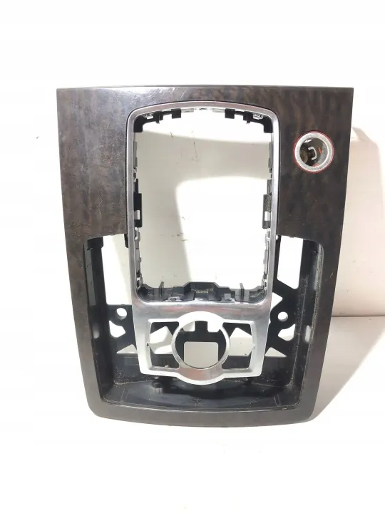 Audi Q7 4L0864261D linkes Fensterrahmen - Gebraucht image 2