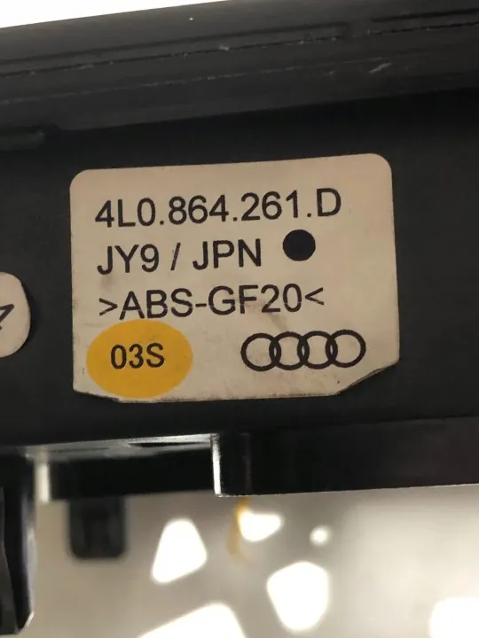 Audi Q7 4L0864261D linkes Fensterrahmen - Gebraucht image 9