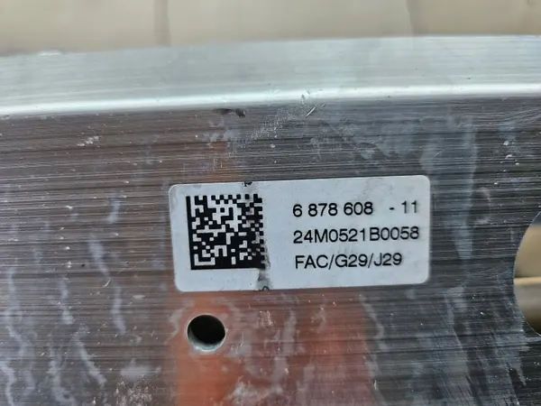 BMW M2/M3/M4 traverse balk OEM 8095645 - Gebruikt image 4