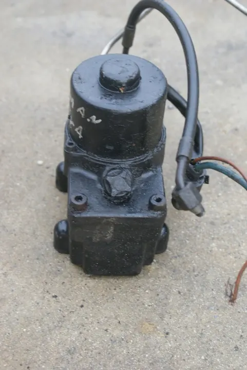 Pompe électrique de levage de cabine MAN TGA image 2