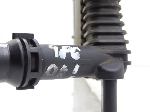 Radiador de Agua VW Tiguan I 2.0 TDI, Usado, OEM image 6