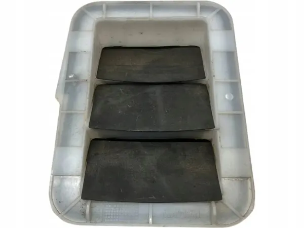 Grille de ventilation OEM OYT25615 pour garde-boue arrière image 2