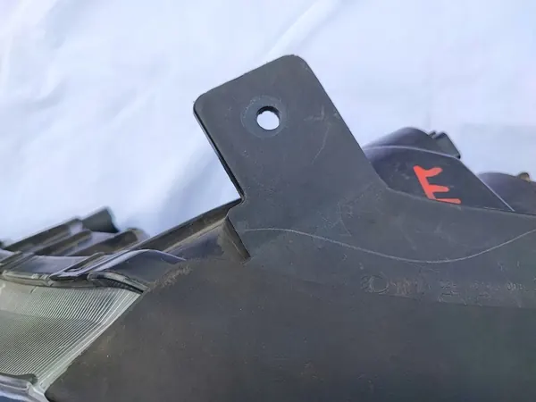 KIA Sportage III Lente LED Izquierda 921013U250 image 3