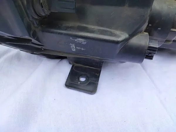 KIA Sportage III Lente LED Izquierda 921013U250 image 5