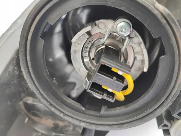 KIA Sportage III Lente LED Izquierda 921013U250 image 8