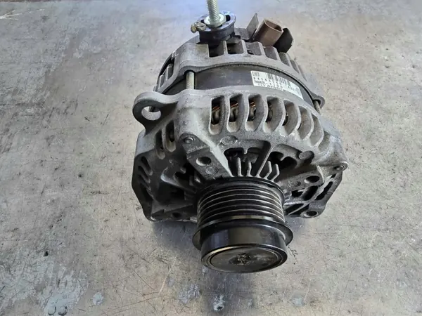 Alternateur OEM 84143540 pour Cadillac Escalade 6.2L image 2