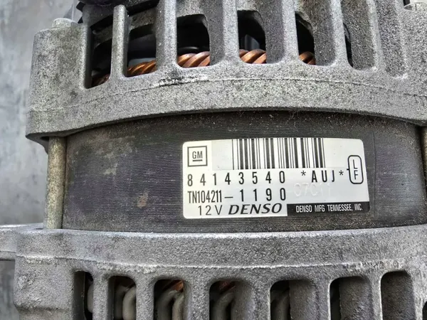 Alternateur OEM 84143540 pour Cadillac Escalade 6.2L image 3