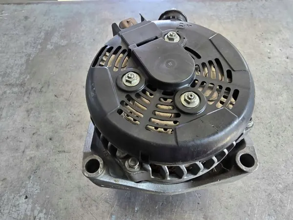Alternateur OEM 84143540 pour Cadillac Escalade 6.2L image 4