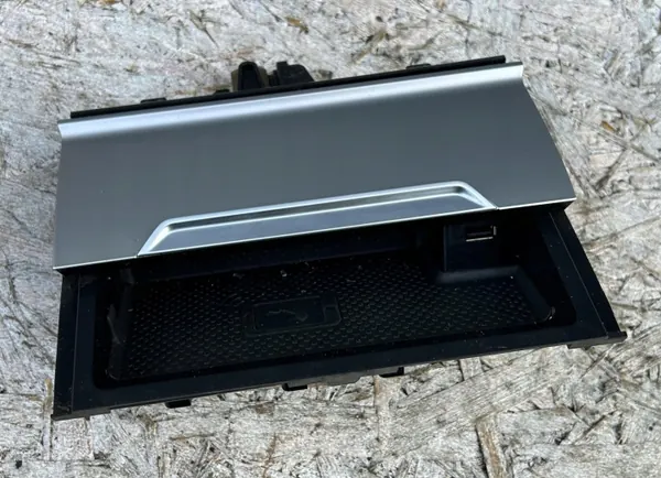 Rangement tunnel central VW Passat B8 OEM 3G1863071 image 3