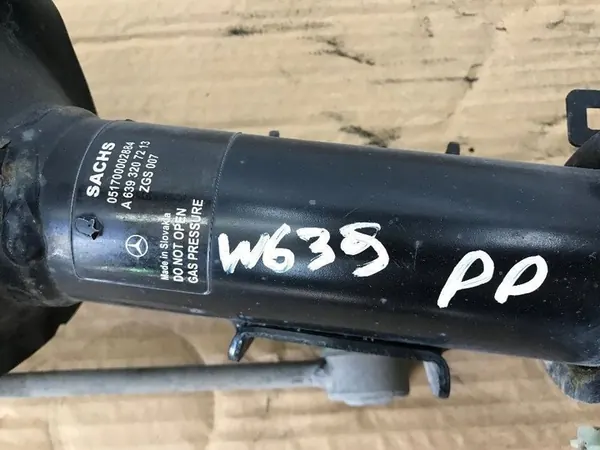 Fram höger stötdämpare Mercedes Vito W639 A6393207213 image 3