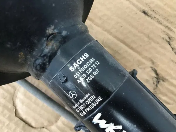 Fram höger stötdämpare Mercedes Vito W639 A6393207213 image 4