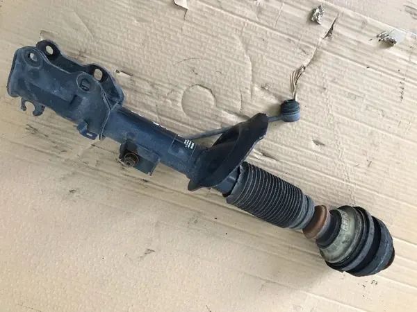 Fram höger stötdämpare Mercedes Vito W639 A6393207213 image 7