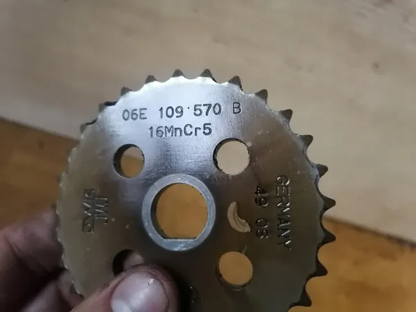 Öljypumpun Ratas A6 C6 3.2 FSI OEM 06E109570B image 2