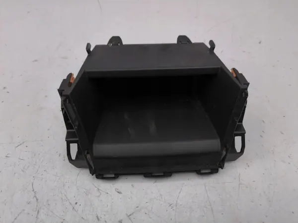 Bandeja salpicadero Suzuki Vitara 2019 OEM 7382354P0 image 2