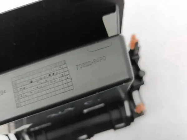 Bandeja salpicadero Suzuki Vitara 2019 OEM 7382354P0 image 7