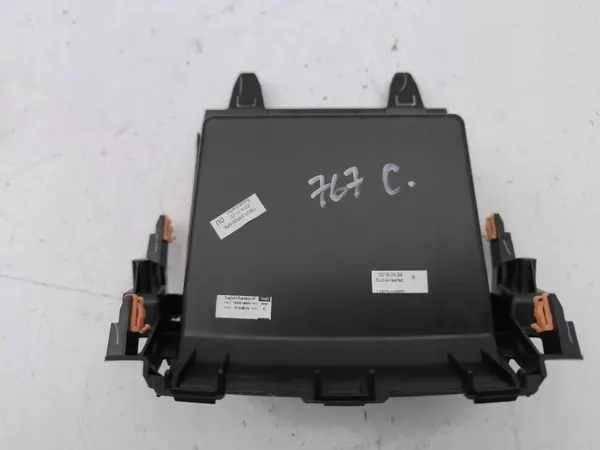 Bandeja salpicadero Suzuki Vitara 2019 OEM 7382354P0 image 8