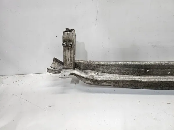 Etupuskuri Audi A6 C6 Lift 4F0807111E image 4