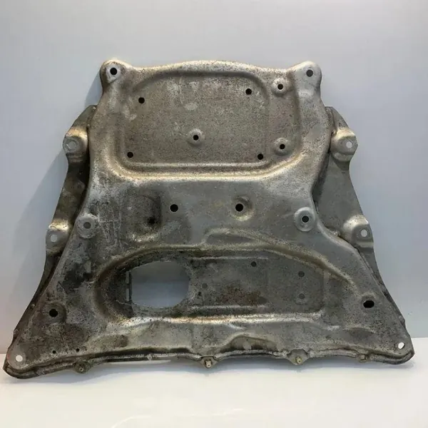 Cache-moteur BMW OEM 6878068 pour X5 G05 Hybride image 5