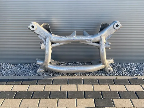 BMW 5 M5 F10 Barra de Reboque Traseira OEM 4950140557 image 5