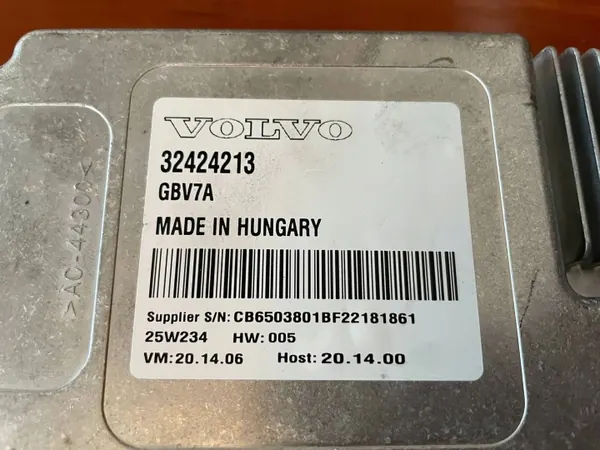 Módulo Câmara Marcha Atrás Volvo XC40 OEM 32424213 image 3