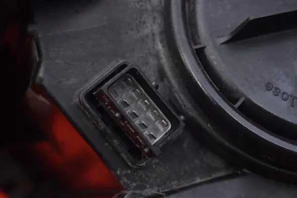 Oikea ajovalaisin Opel Zafira C 12-16 OEM 39009022 image 8