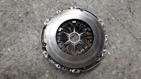 Kytkin Peugeot 407 2.0 HDi image 8