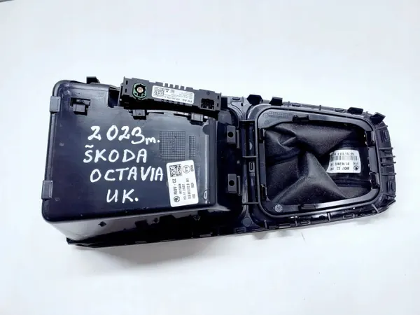 Pommeau de levier OEM 5E8711113D pour Skoda Octavia IV image 5