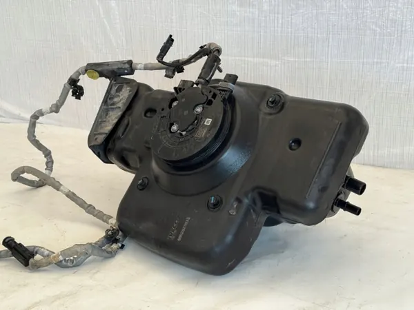 Bomba combustível Iveco Daily OEM 5802823910 - Usado image 2