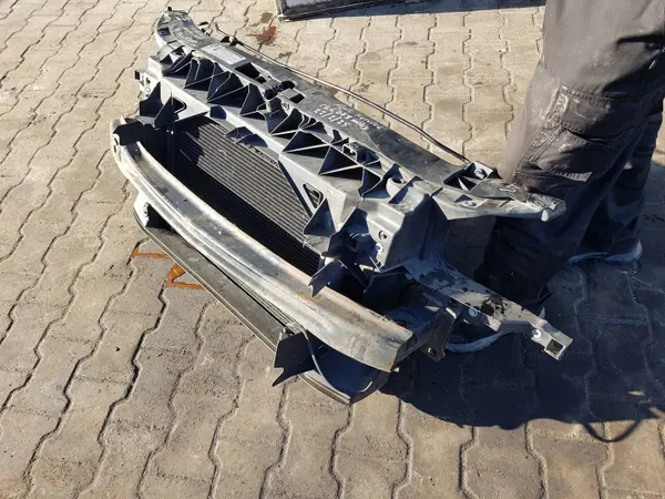 SEAT LEON 1P 2 II LIFT 09-12r 1.6 TDI PAS Frontlüfter image 6
