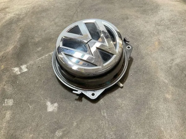 Poignée de coffre VW OEM 5G6827469 - Occasion image 2