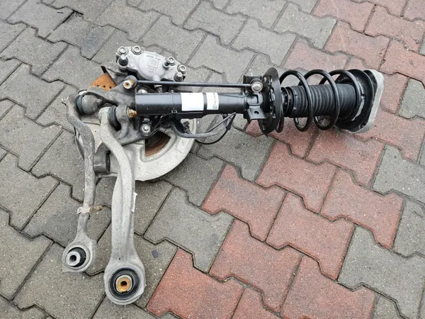 Mercedes CLS 218 3.0 CDI Vasen Nivelvarsi OEM image 6