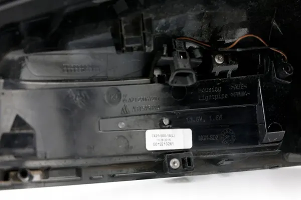 OEM 5922119696H Cubierta espejo derecho negro brillo image 6