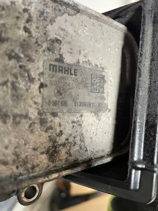 Oliekoeler Filterhuis OEM 70377354 BMW image 3