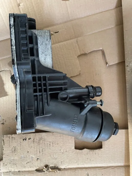 Oliekoeler Filterhuis OEM 70377354 BMW image 4