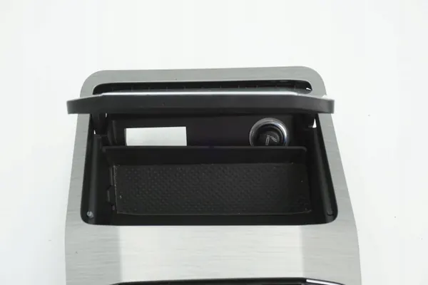 Cendrier VW Golf SportsVan OEM 517863284A image 4