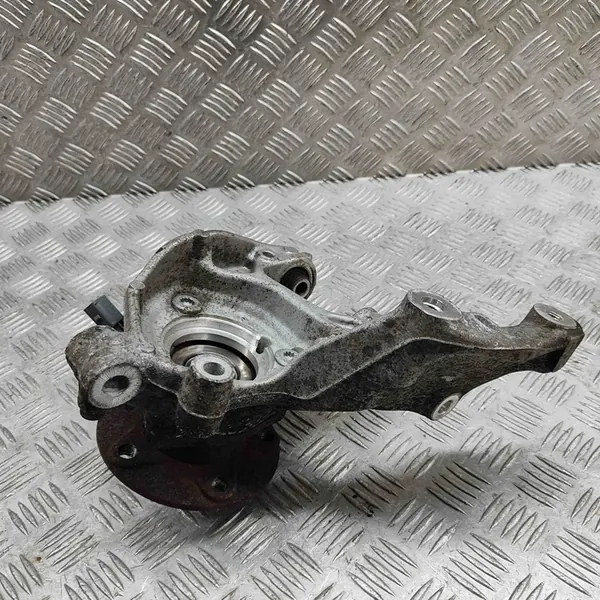 Mozzo ruota posteriore destro VW Golf VII 5Q0505436J image 4