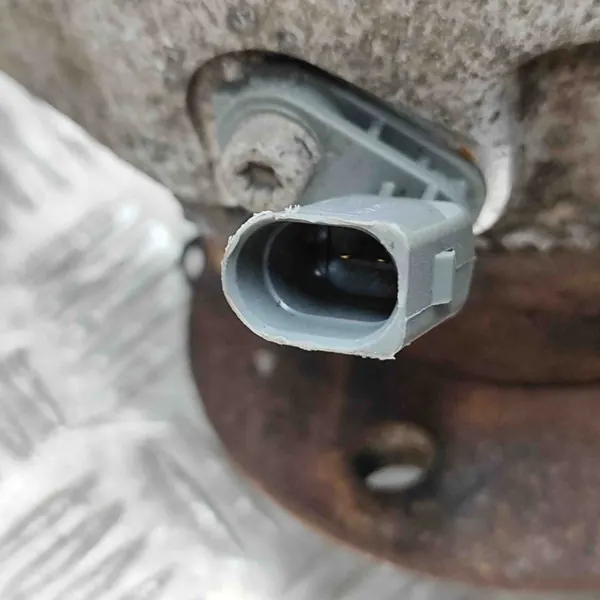 Mozzo ruota posteriore destro VW Golf VII 5Q0505436J image 5