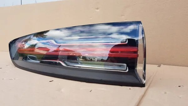 Luz Trasera Izquierda Porsche Cayenne image 7