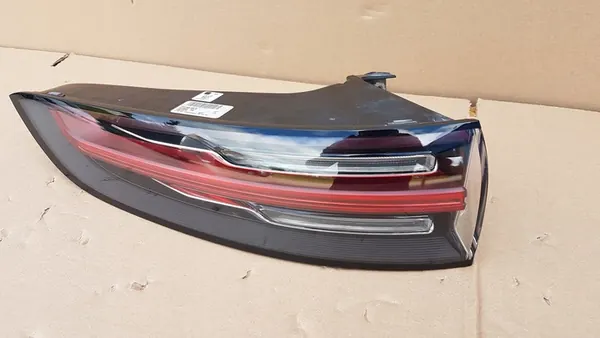 Luz Trasera Izquierda Porsche Cayenne image 8