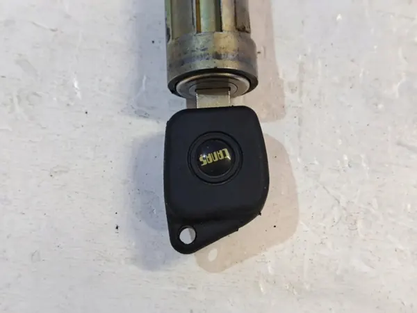 Insert de serrure Saab 95-96 2006 OEM 32017855 image 3