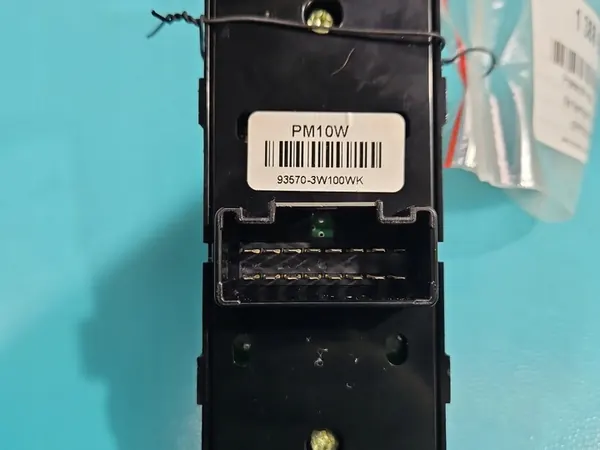 Raam Schakelaar Kia Sportage III 10-15 OEM 93570-3W100WK image 4