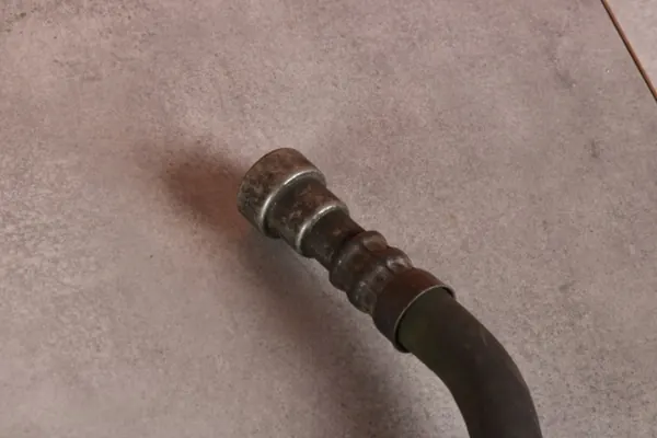 Ölkühler Ablaufrohr OEM 7524847 für BMW E65/E66 image 7