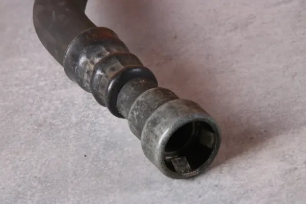 Ölkühler Ablaufrohr OEM 7524847 für BMW E65/E66 image 8