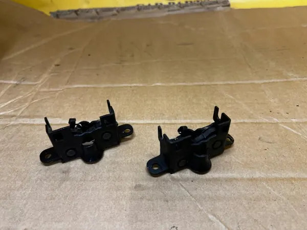 2x Verrou de Capot OEM iscarparts Mercedes G W463 image 2