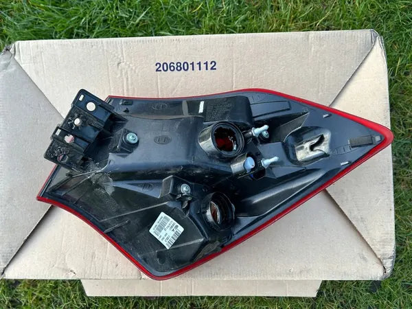 Luz Trasera Izquierda Hyundai i20 II 14-18 OEM 92401-C8000 image 9